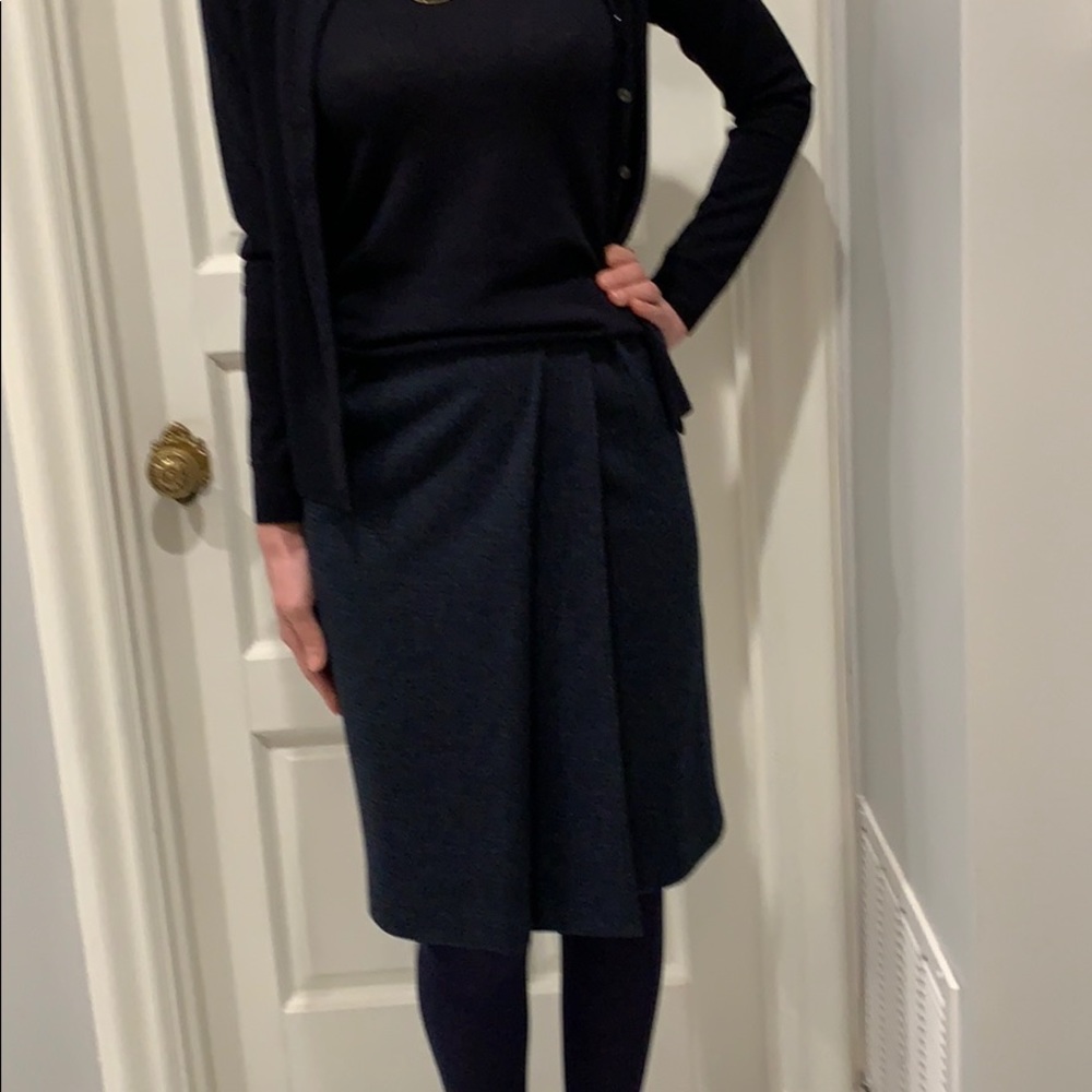 Giorgio Armani blue/grey wool pleated skirt. 40 - Picture 8 of 15
